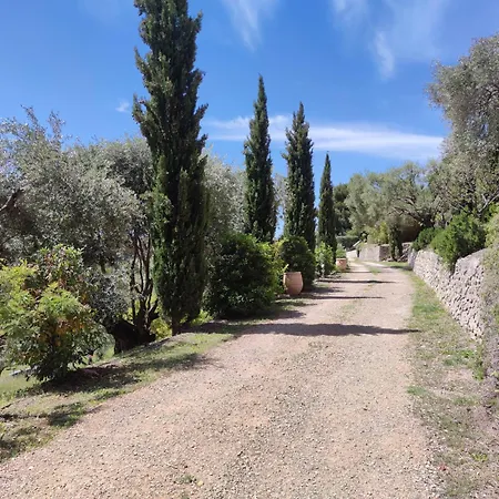 Des Oliviers Villa *