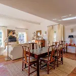Des Oliviers Villa *