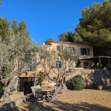 Des Oliviers Villa