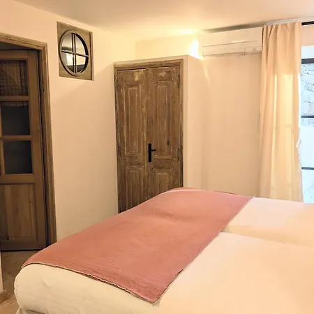 Des Oliviers Villa *