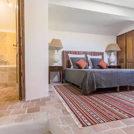 Des Oliviers Villa