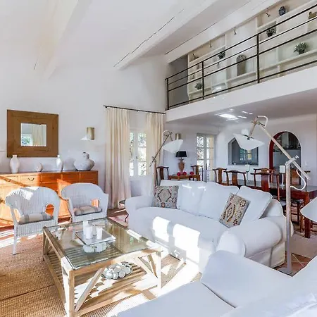 Des Oliviers Villa